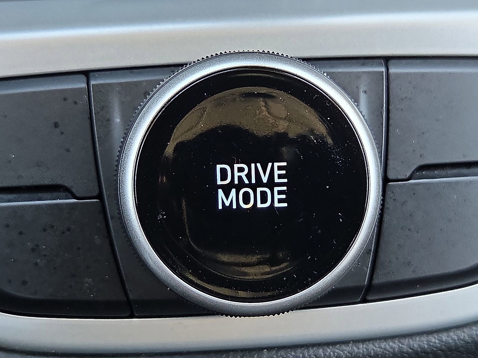 Used 2024 Hyundai Venue SEL FWD image 18