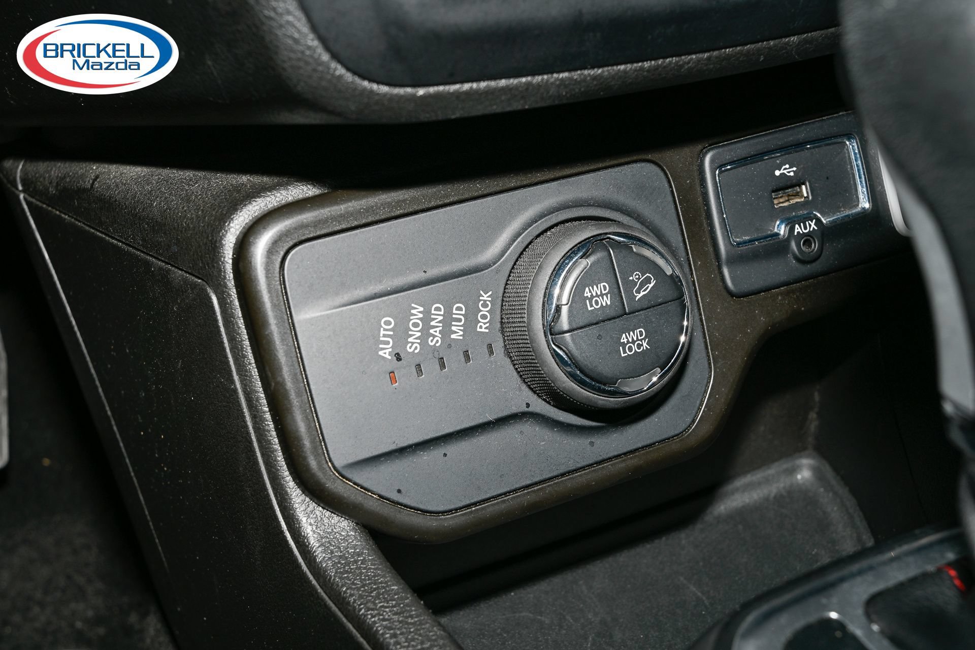Used 2023 Jeep Renegade Trailhawk AWD/4WD image 30