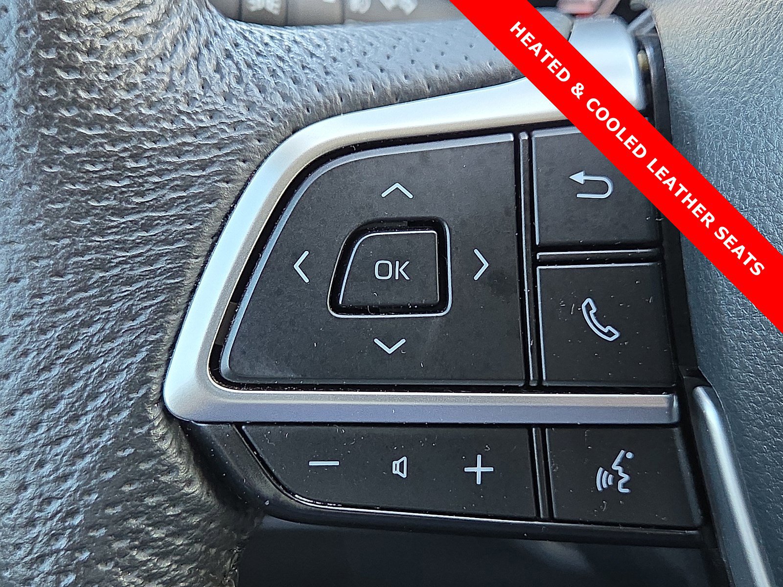 Used 2023 Toyota Sienna Limited AWD/4WD image 22