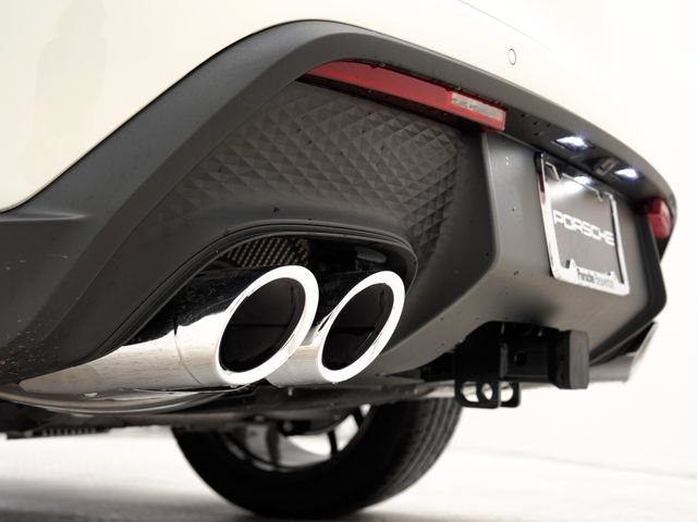 Certified 2026 Porsche Macan AWD/4WD image 32