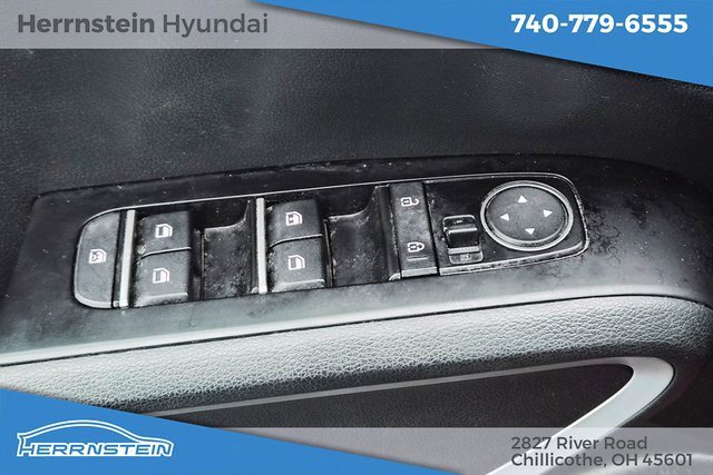 Used 2022 Kia Soul LX image 16