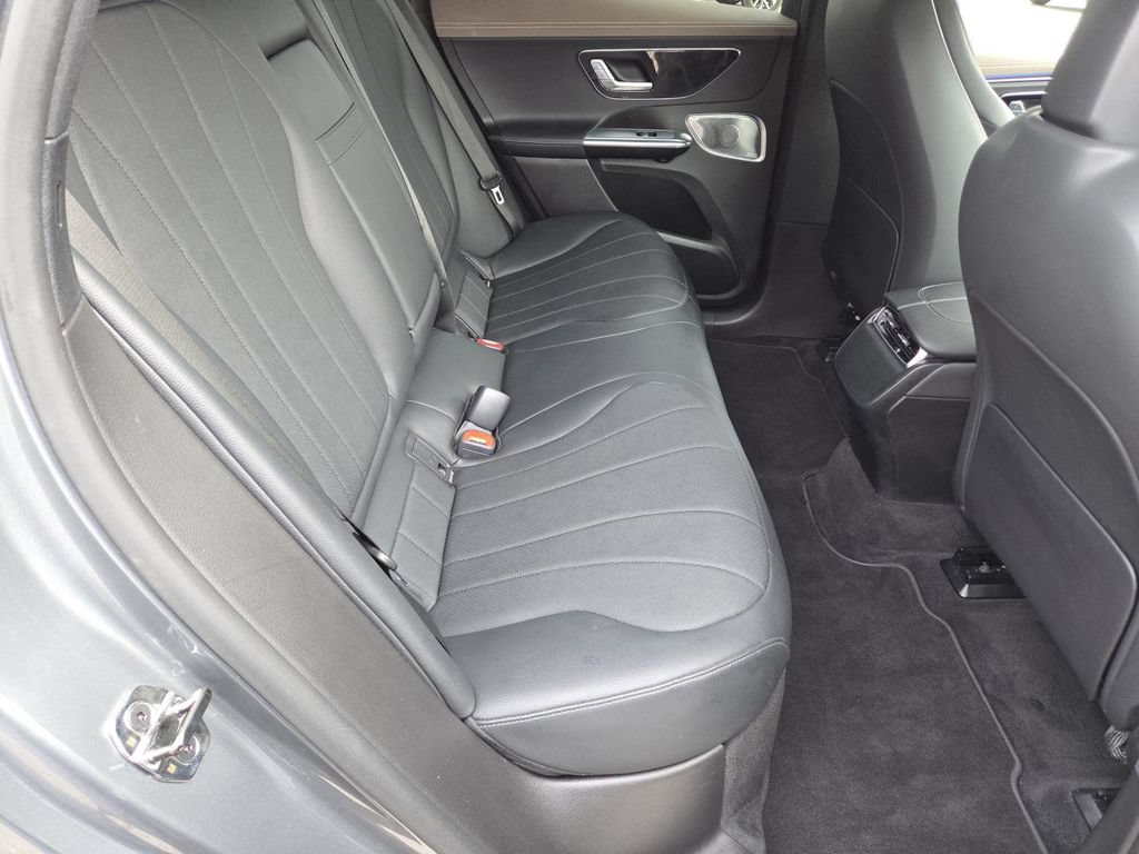 Used 2023 Mercedes-Benz EQE 350+ 4MATIC SUV w/ Exclusive Trim Package image 23