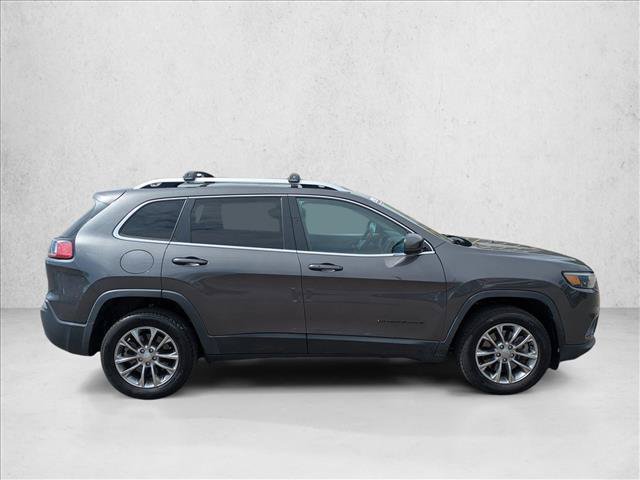 Used 2019 Jeep Cherokee Latitude Plus w/ Cold Weather Group AWD/4WD image 4