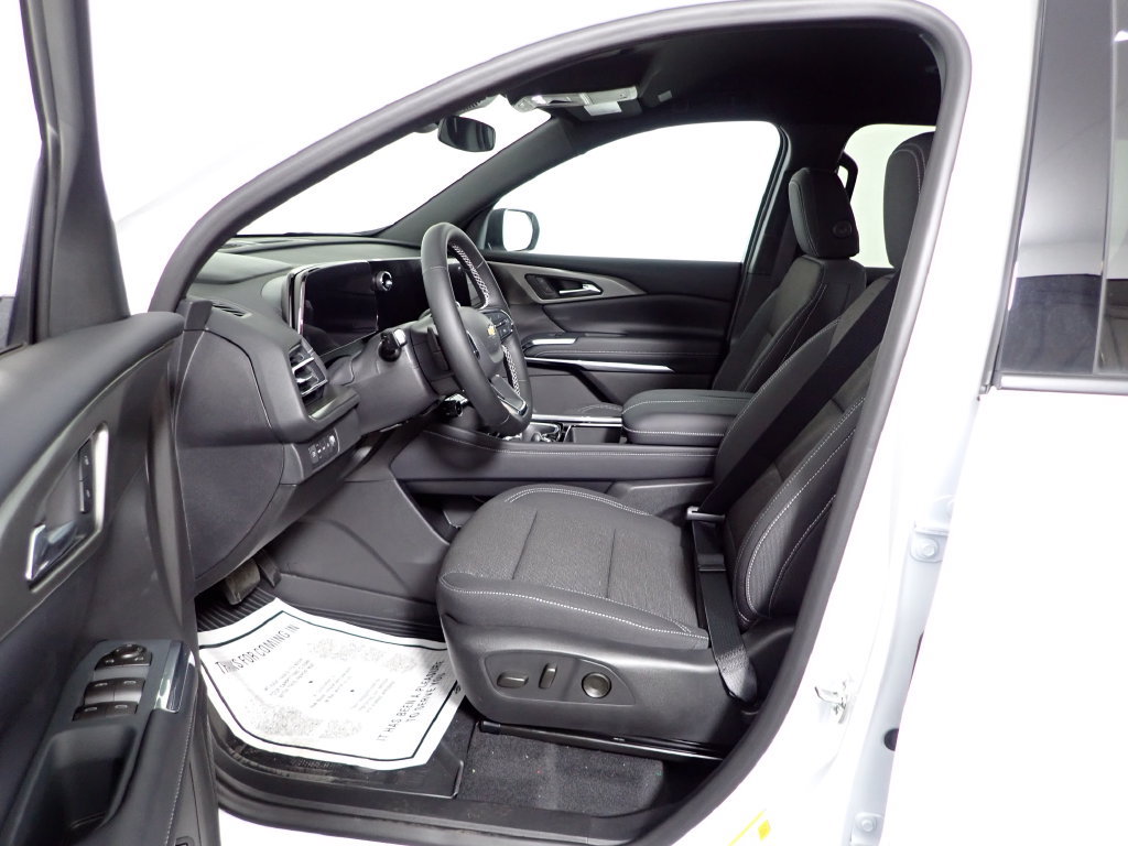 New 2027 Chevrolet Traverse LT w/ LPO, Floor Liner Package AWD/4WD image 22