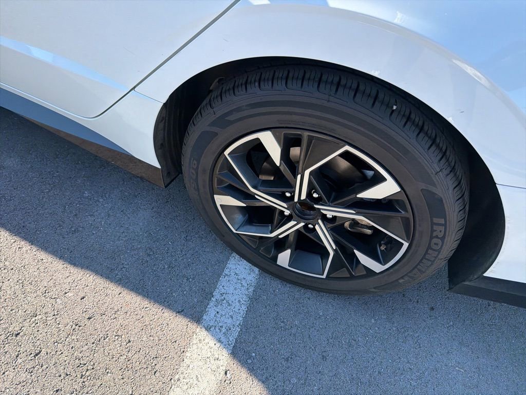 Certified 2025 Hyundai Sonata SEL image 24