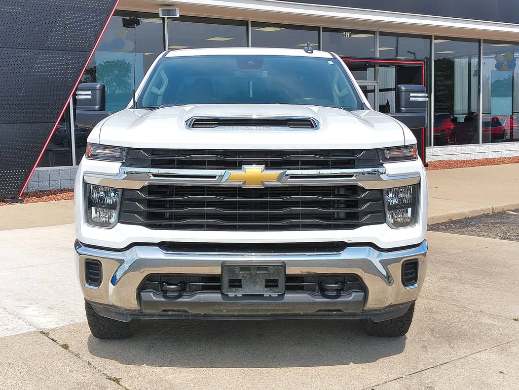 Used 2024 Chevrolet Silverado 2500 LT AWD/4WD image 12
