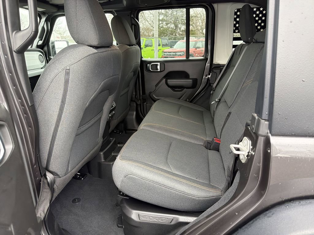 Used 2024 Jeep Wrangler Unlimited image 14