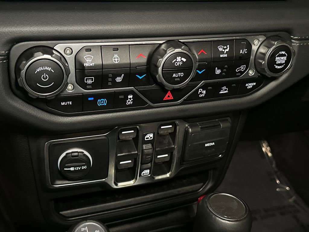 Used 2024 Jeep Wrangler High Altitude AWD/4WD image 26