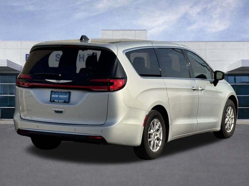 Used 2024 Chrysler Pacifica Touring-L image 36