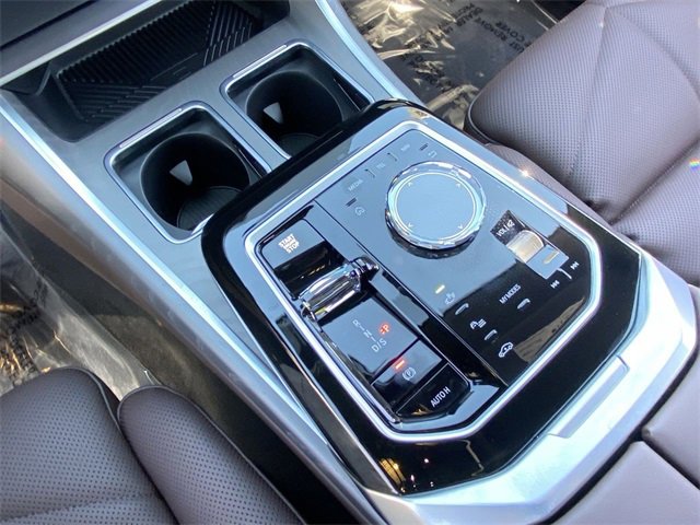 New 2026 BMW 740i w/ Premium Package image 22