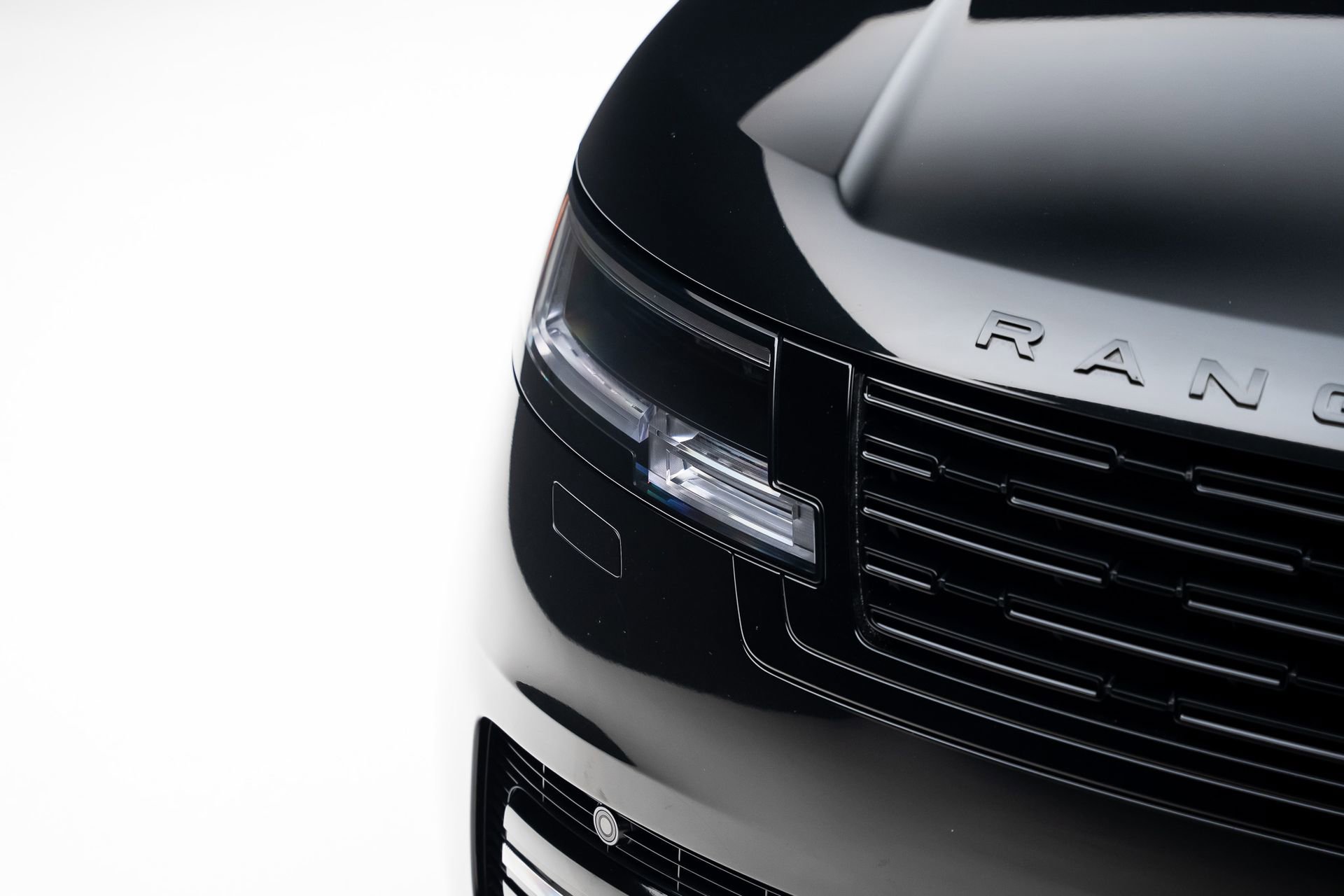 Used 2023 Land Rover Range Rover SE image 12