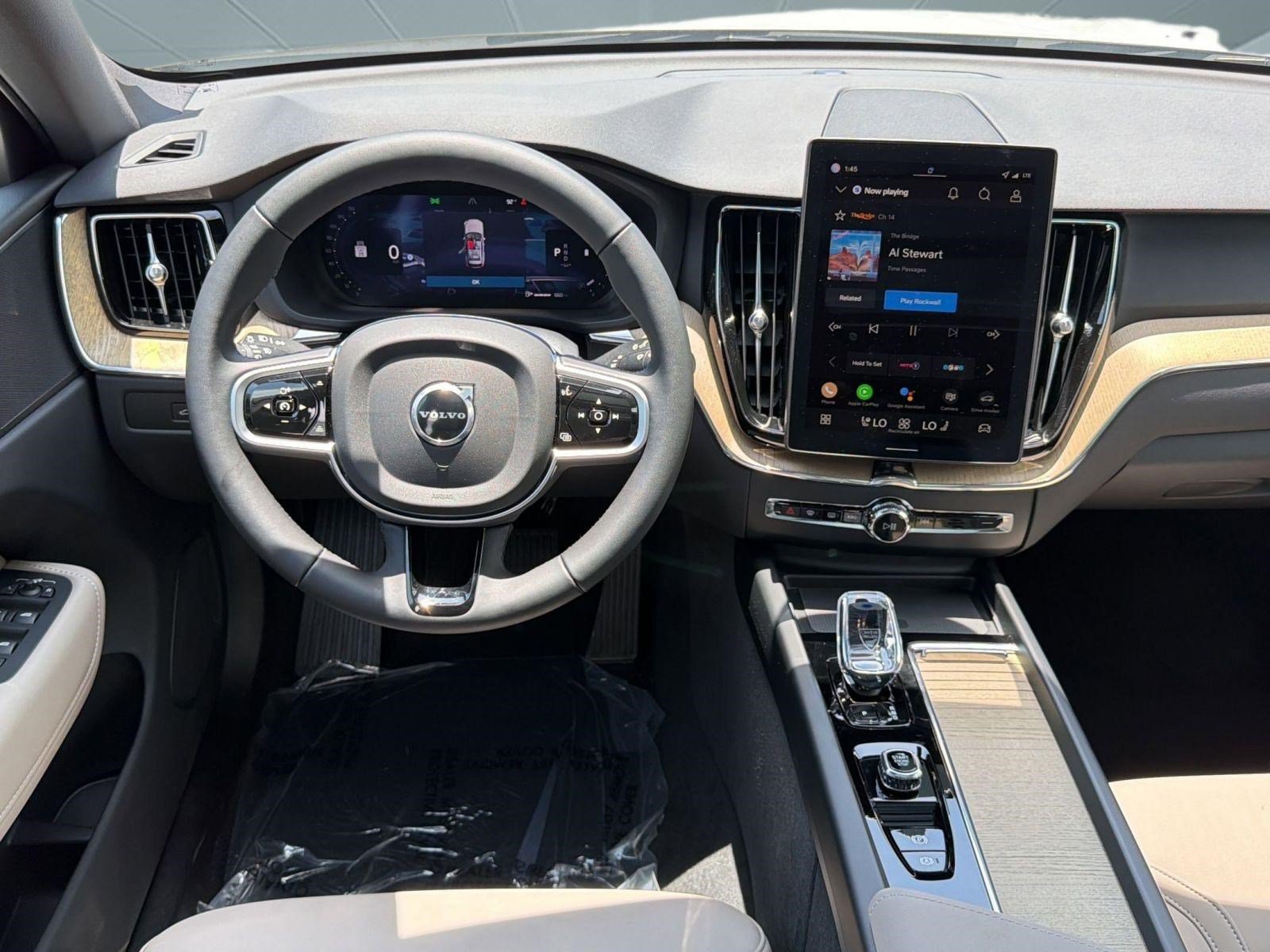 New 2026 Volvo XC60 B5 Plus w/ Climate Package PRO AWD/4WD image 28