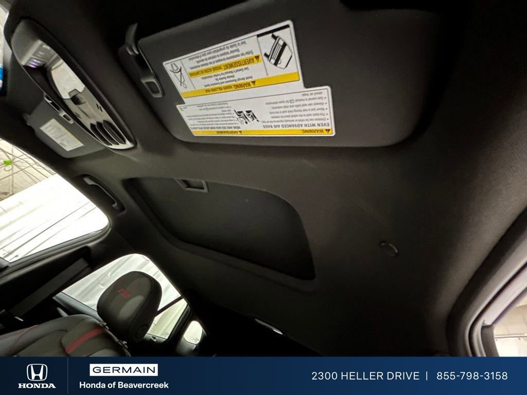 Used 2025 Chevrolet Trax RS w/ Sunroof Package FWD image 24