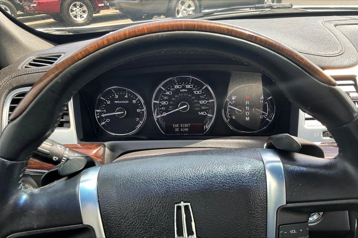 Used 2010 Lincoln MKS FWD image 13