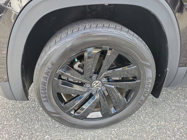 Used 2023 Volkswagen Atlas Cross Sport SE image 17