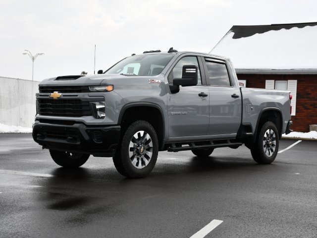 Used 2025 Chevrolet Silverado 2500 Custom w/ Custom Value Package image 3