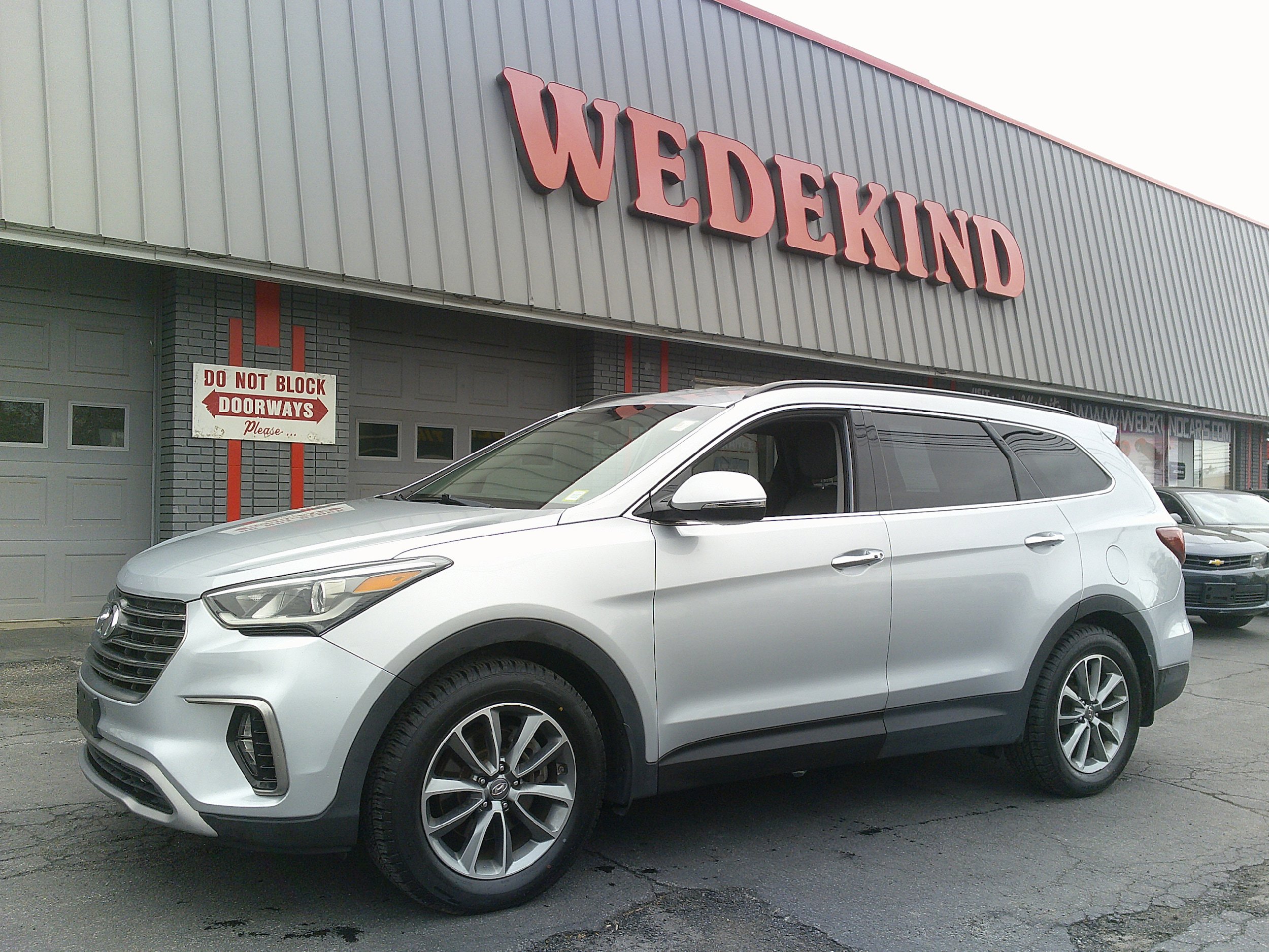 Used 2019 Hyundai Santa Fe XL SE w/ SE Premium Package 02