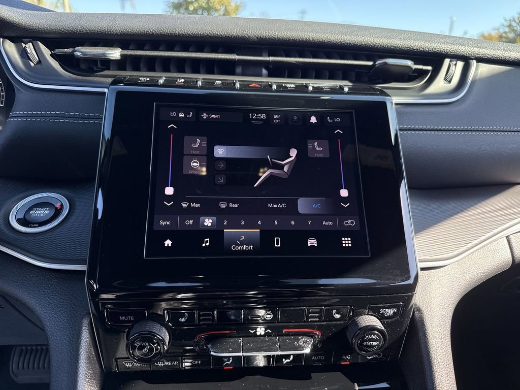 New 2025 Jeep Grand Cherokee Altitude image 22