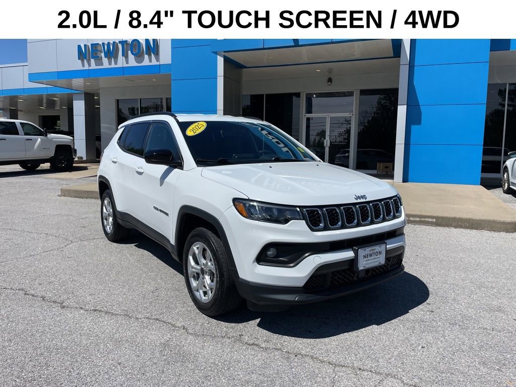 Used 2025 Jeep Compass Latitude image 1