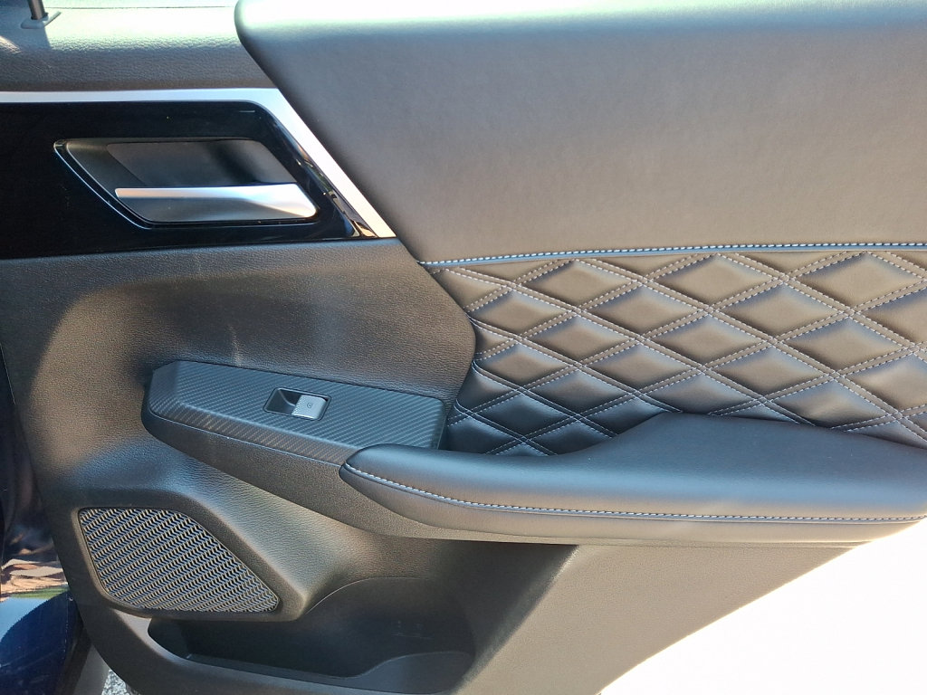 Used 2022 Mitsubishi Outlander SEL AWD/4WD image 14