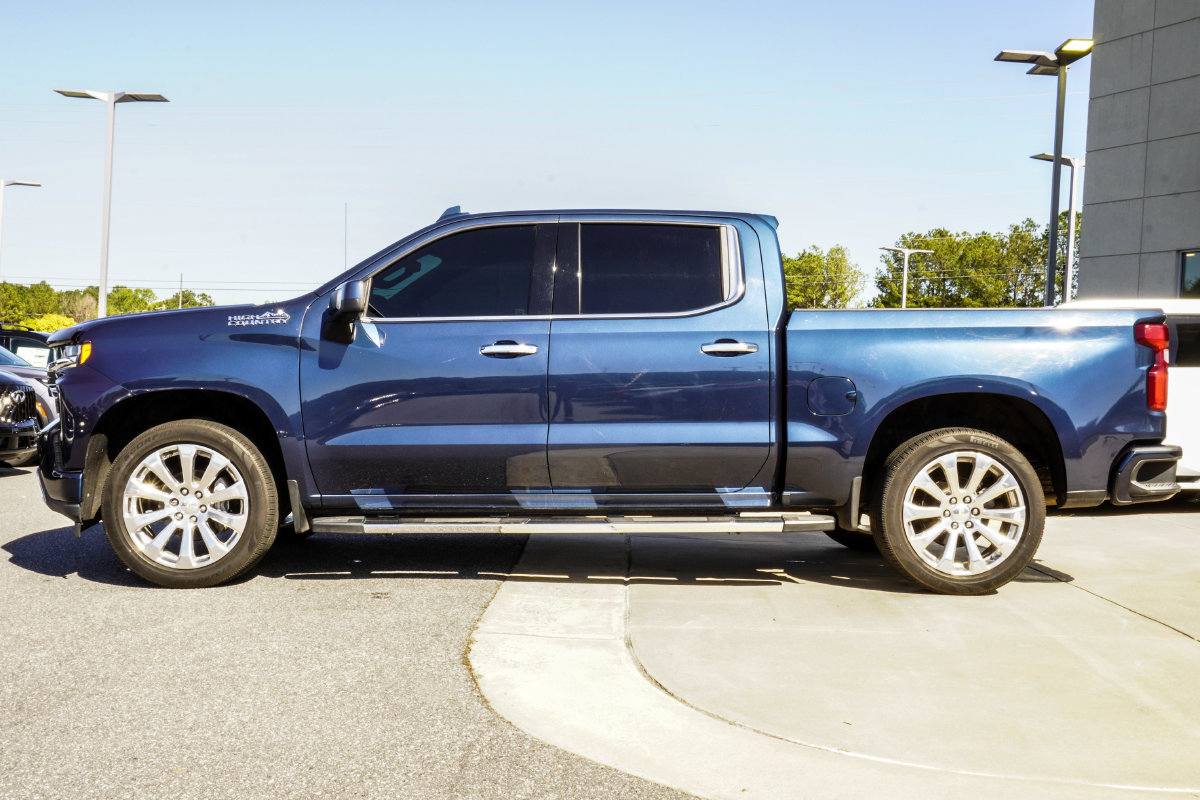 Used 2021 Chevrolet Silverado 1500 High Country w/ Technology Package AWD/4WD image 10