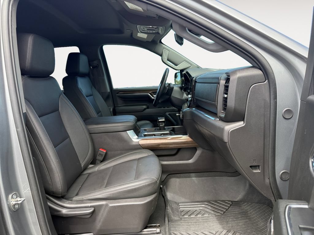 Used 2024 Chevrolet Silverado 1500 LT Trail Boss w/ Convenience Package II AWD/4WD image 15