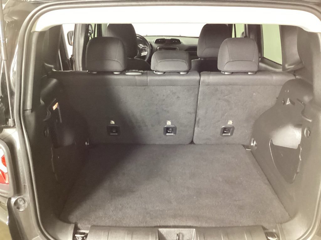 Used 2022 Jeep Renegade Latitude AWD/4WD image 26