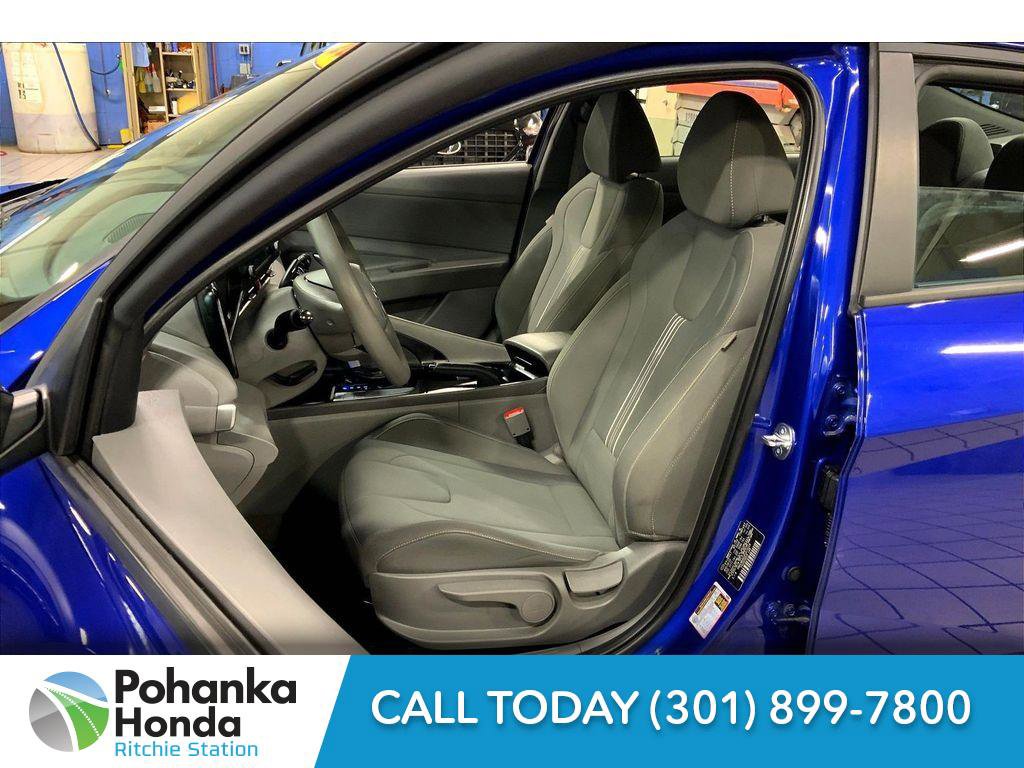 Used 2023 Hyundai Elantra SEL w/ Cargo Package image 18