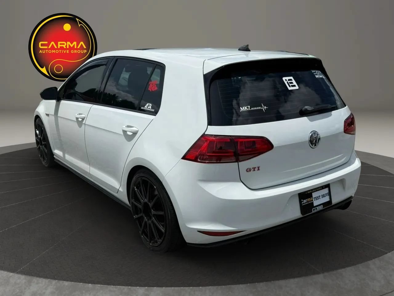 Used 2017 Volkswagen GTI SE FWD image 3