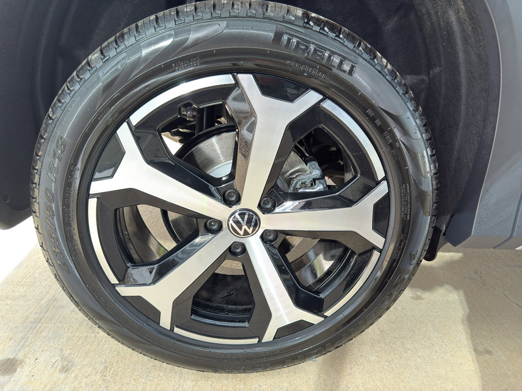 New 2026 Volkswagen Tiguan SE image 18