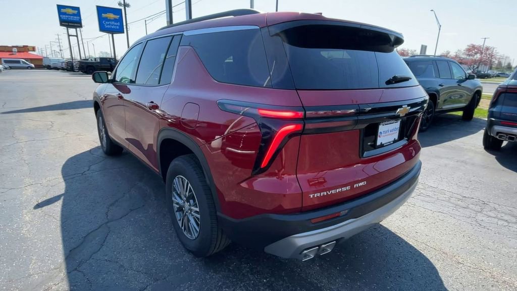 New 2026 Chevrolet Traverse LT w/ Driver Confidence Package AWD/4WD image 8