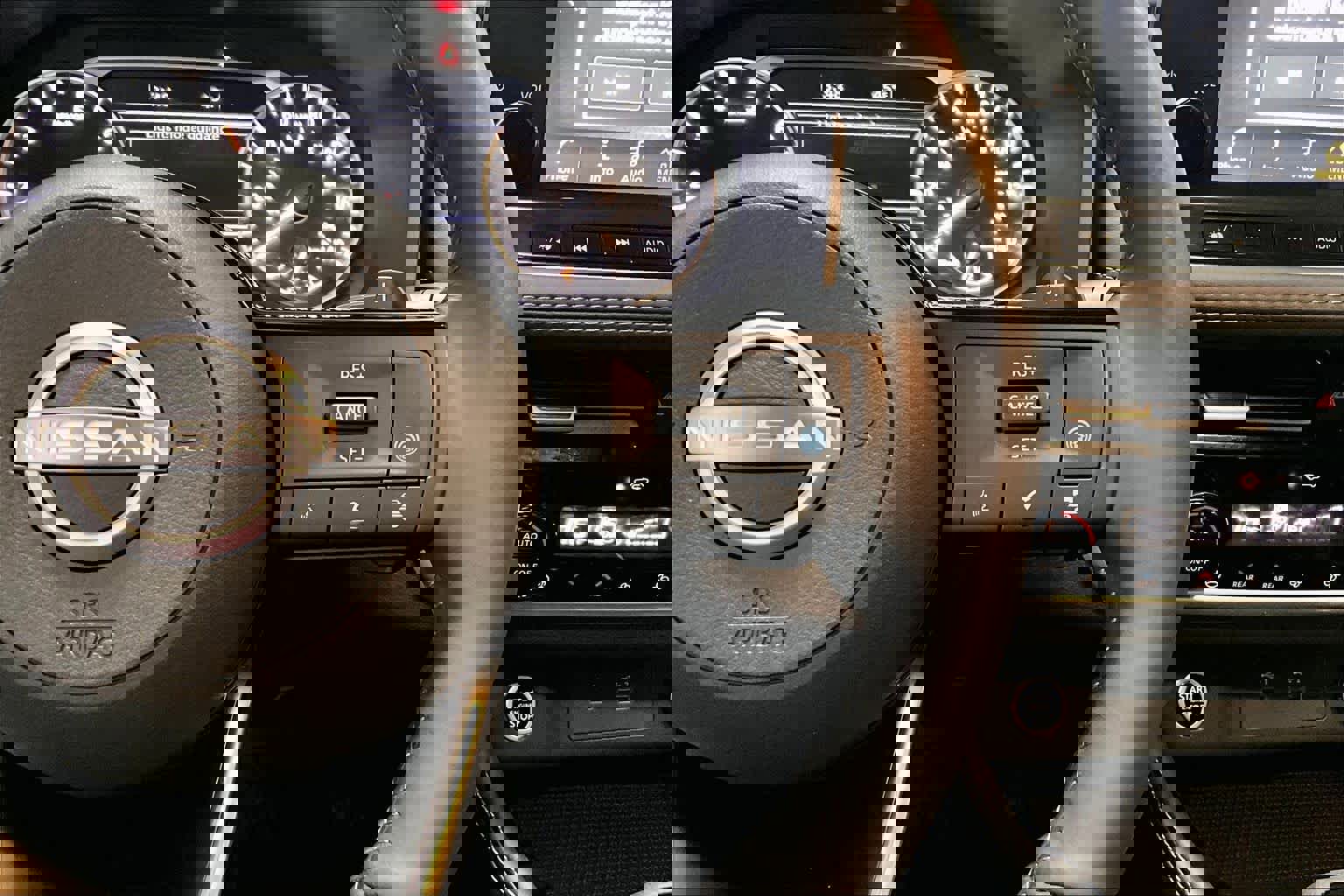 Used 2023 Nissan Rogue SL image 22