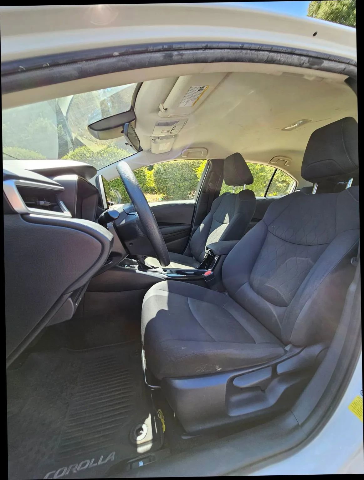 Used 2021 Toyota Corolla LE image 25