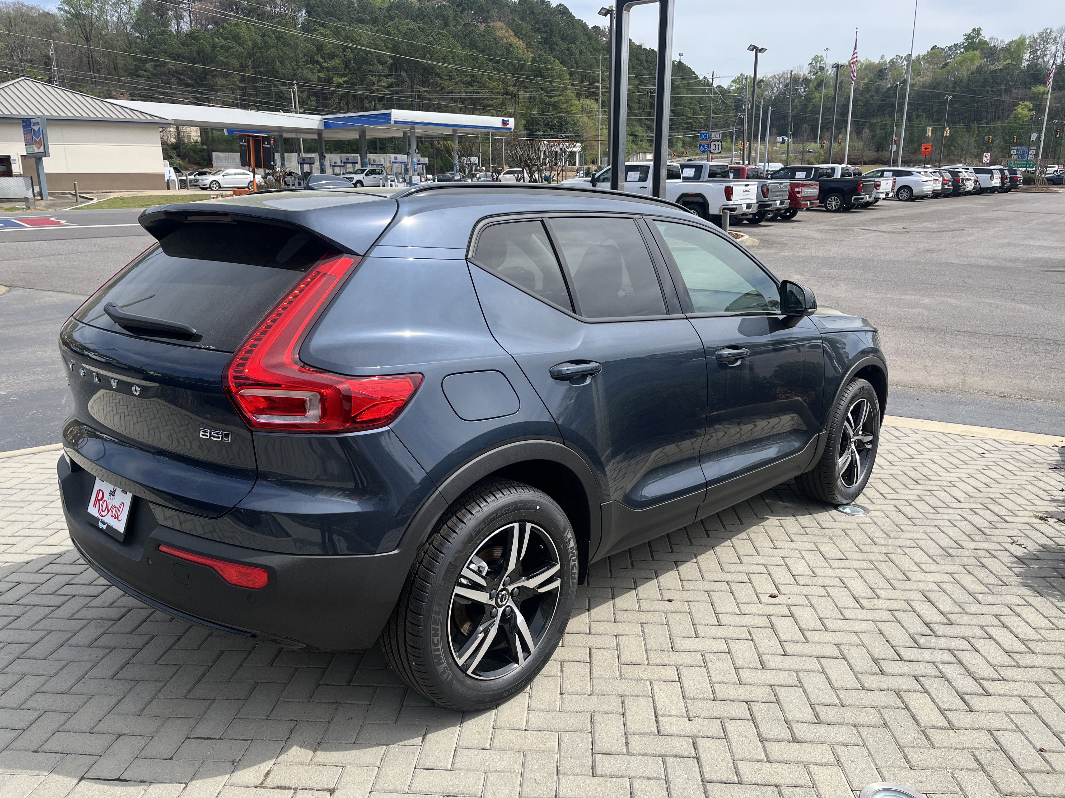 New 2026 Volvo XC40 B5 Core image 5