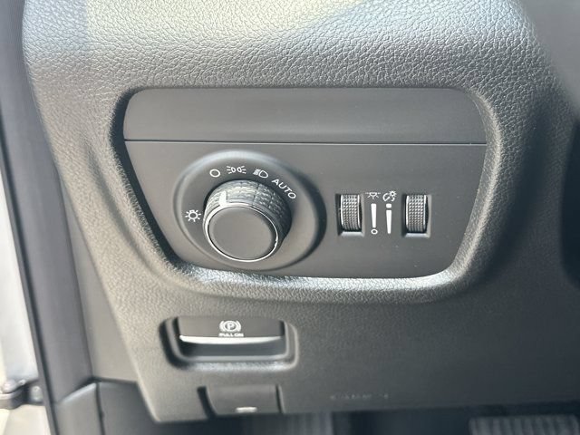 New 2026 Jeep Grand Cherokee Laredo X RWD image 23