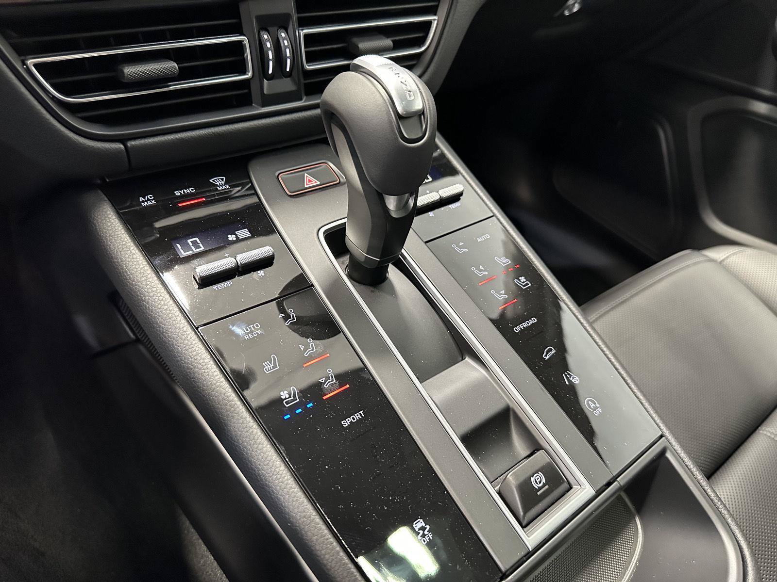 New 2026 Porsche Macan AWD/4WD image 31
