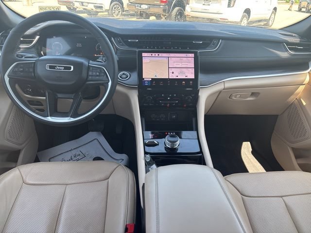 Used 2023 Jeep Grand Cherokee Limited w/ Luxury Tech Group II AWD/4WD image 20