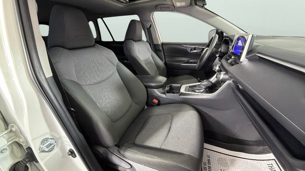Used 2025 Toyota RAV4 XLE w/ Convenience Package FWD image 34