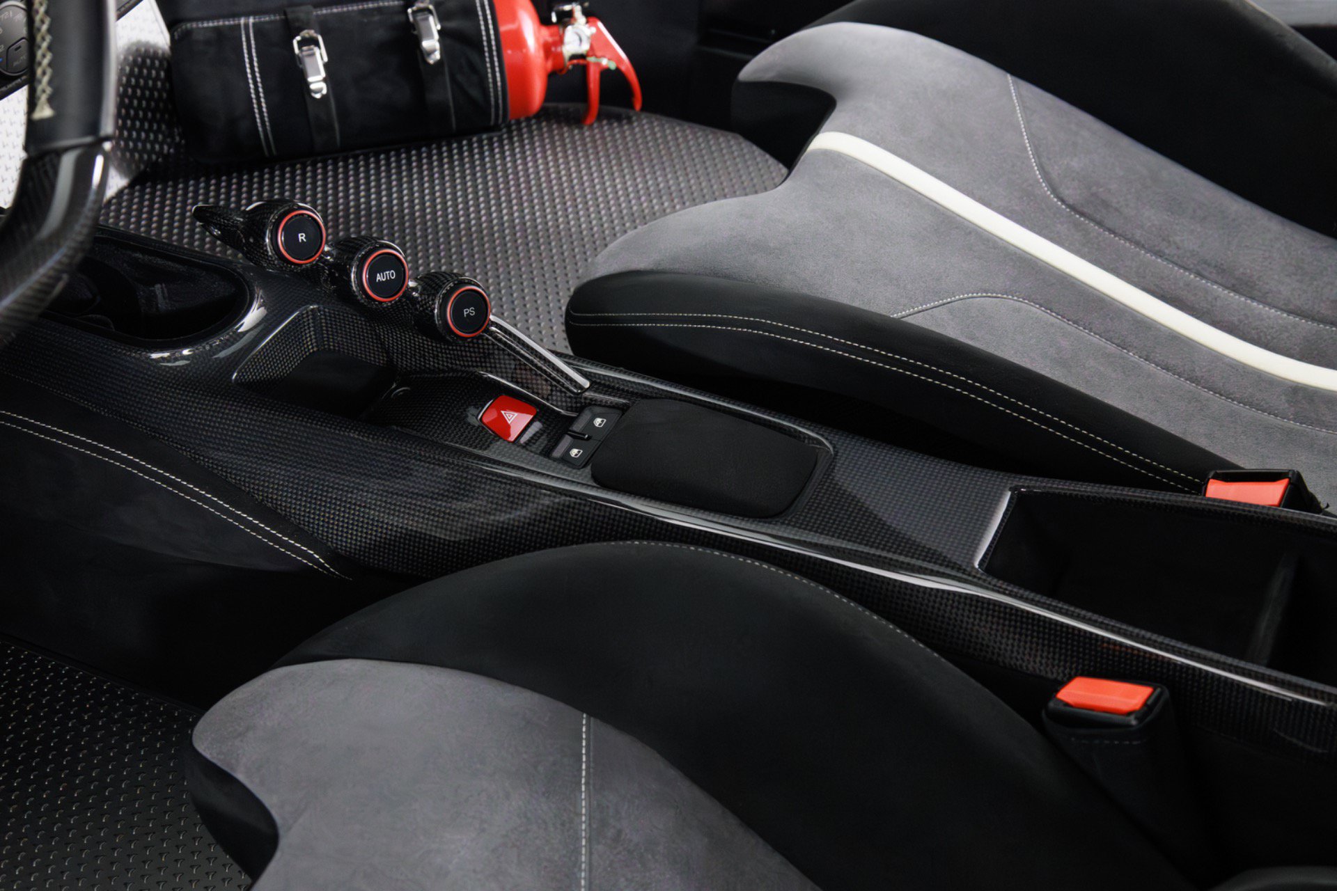 Used 2020 Ferrari 488 Pista Coupe RWD image 23