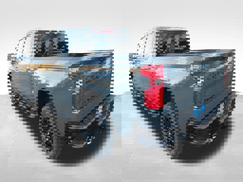 New 2026 Chevrolet Silverado 1500 Custom Trail Boss w/ LPO, Dark Essentials Package image 3