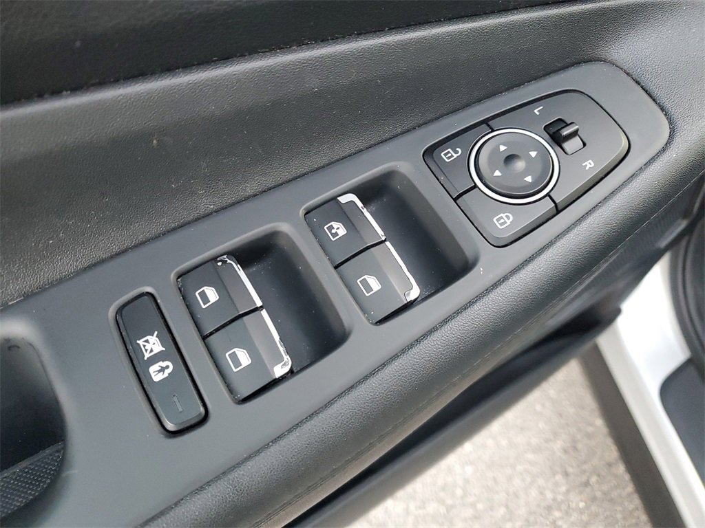 Used 2019 Hyundai Santa Fe SE image 17