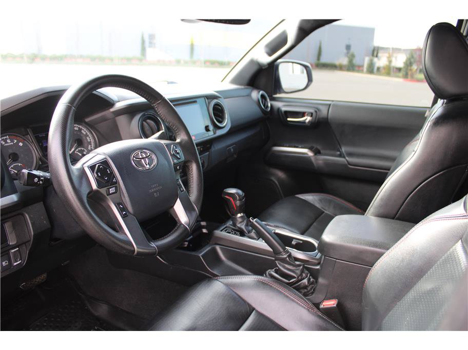 Used 2019 Toyota Tacoma TRD Pro AWD/4WD image 8