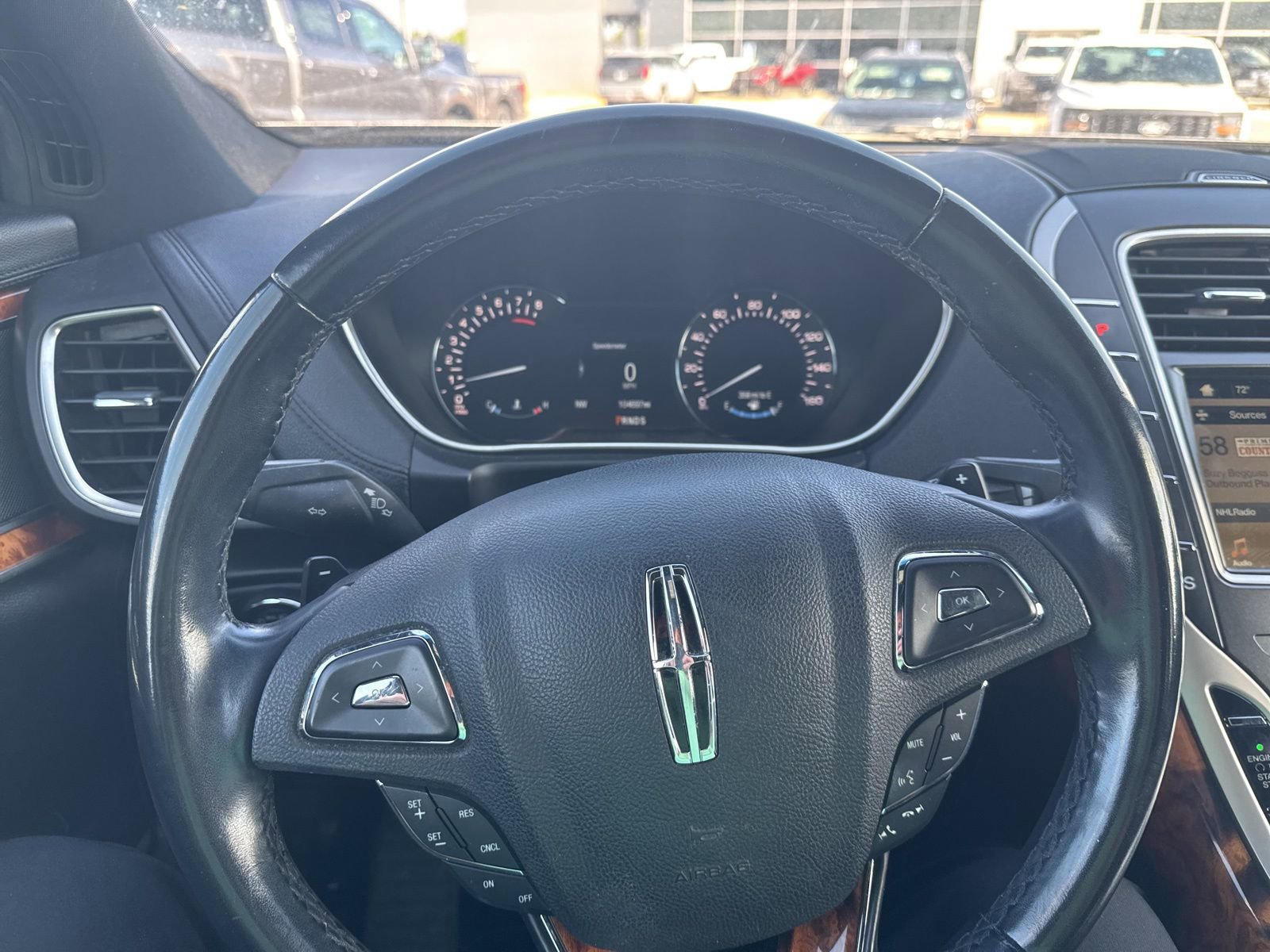 Used 2017 Lincoln MKX Select w/ Select Plus Package FWD image 12