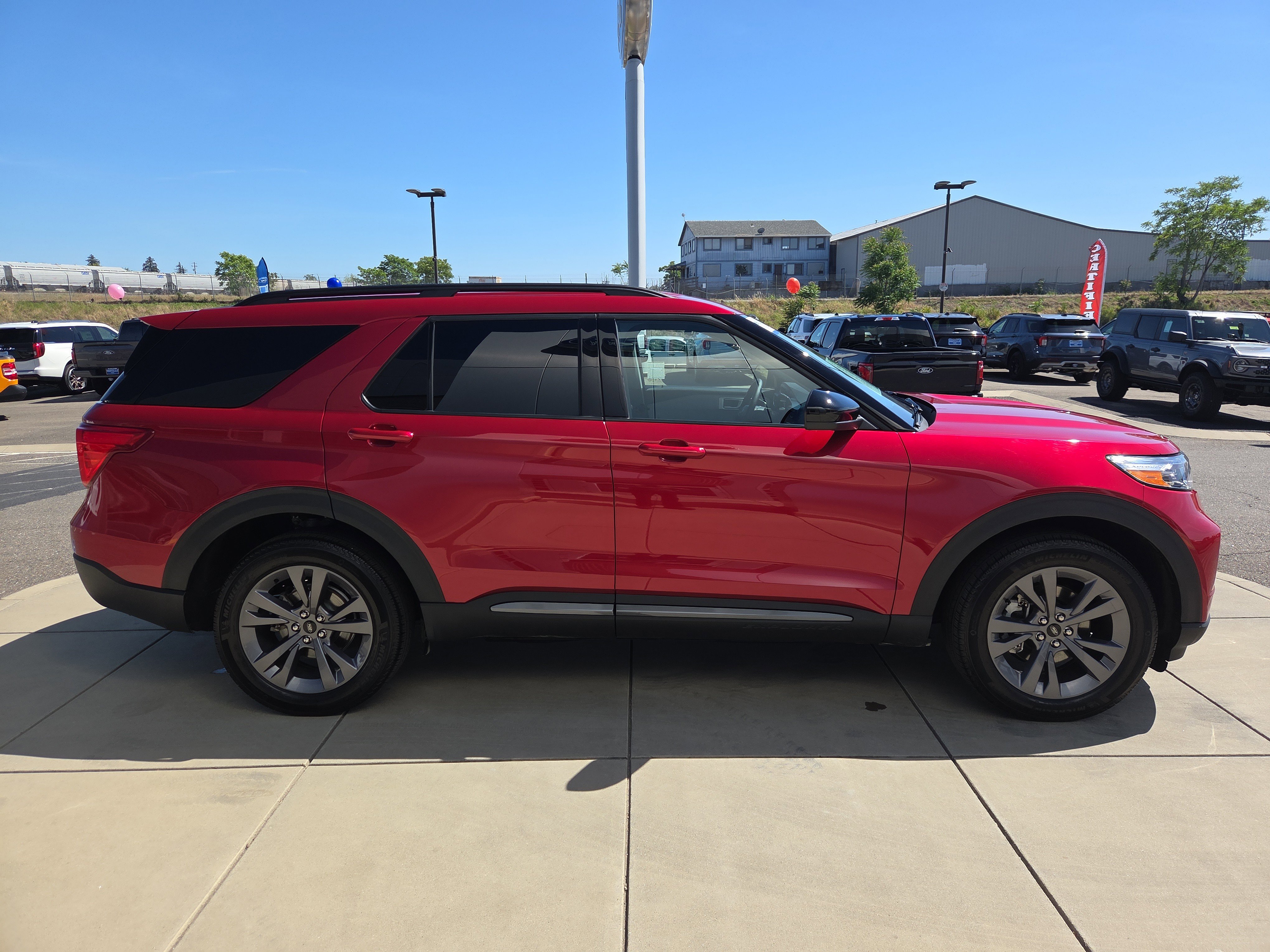 Used 2024 Ford Explorer XLT w/ Equipment Group 202A image 6