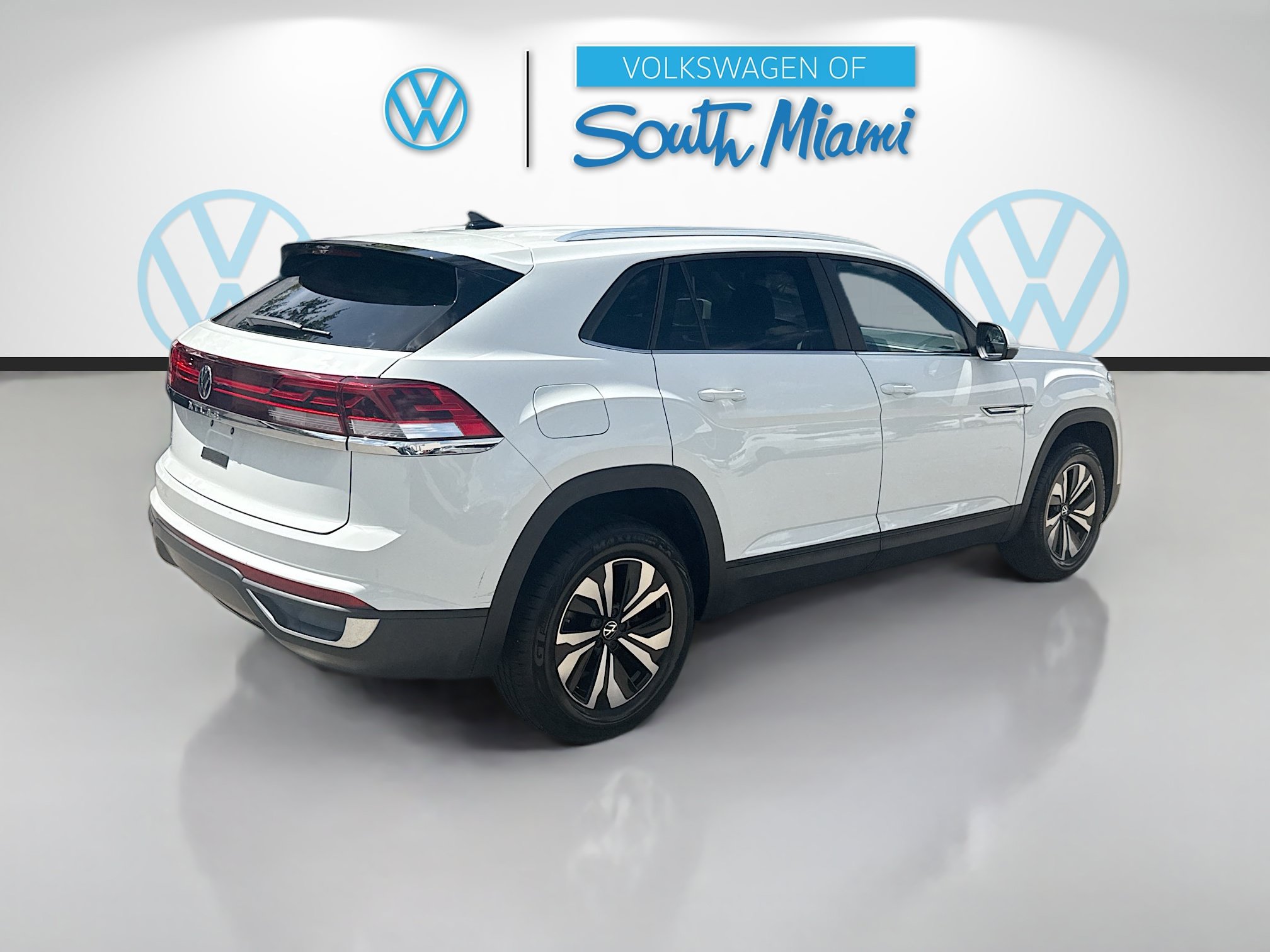 Certified 2024 Volkswagen Atlas Cross Sport SE FWD image 7