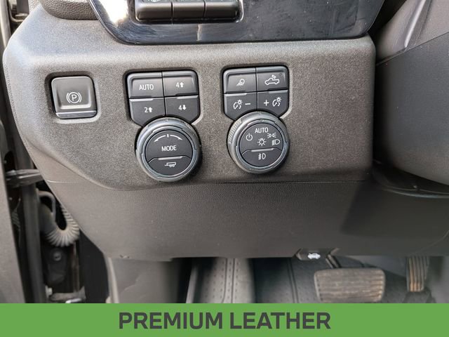 Used 2023 Chevrolet Silverado 1500 High Country w/ Technology Package image 17