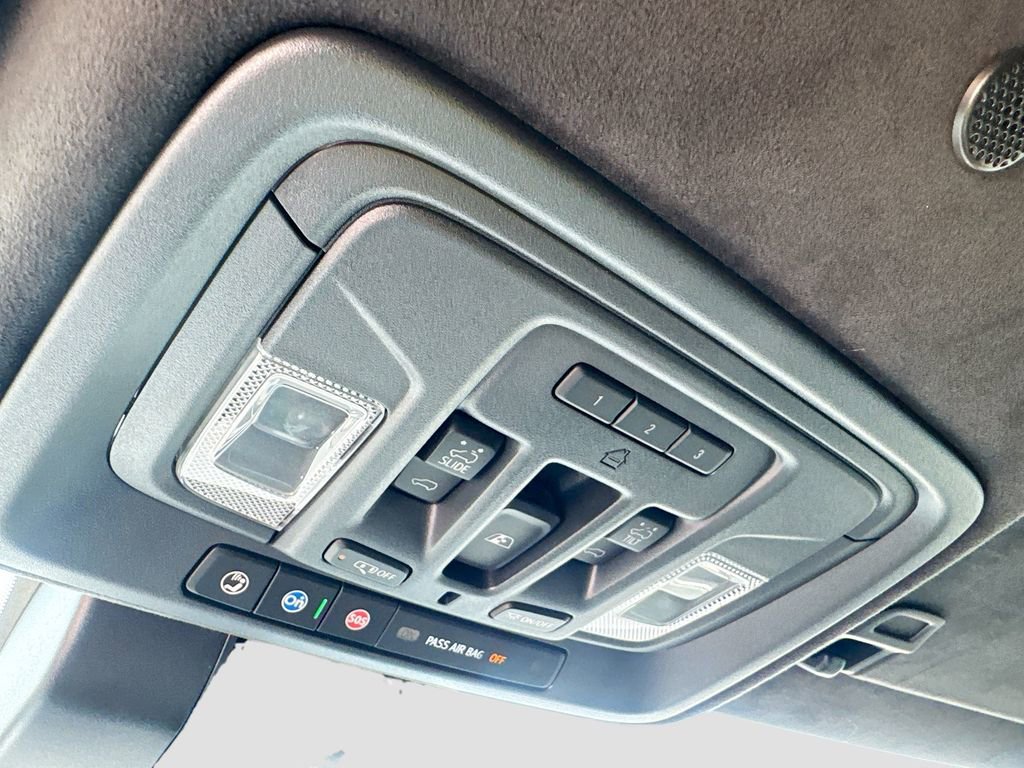 Used 2025 GMC Sierra 2500 AT4X image 21