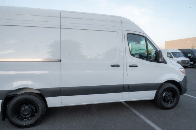 Used 2025 Mercedes-Benz Sprinter 2500 image 4