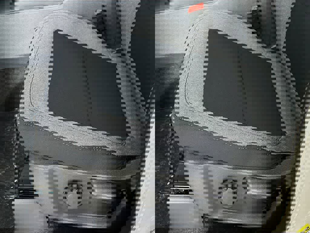 New 2025 Ford Bronco 4-Door image 28