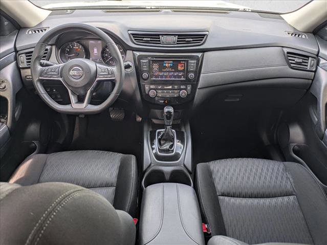 Used 2018 Nissan Rogue SV image 16